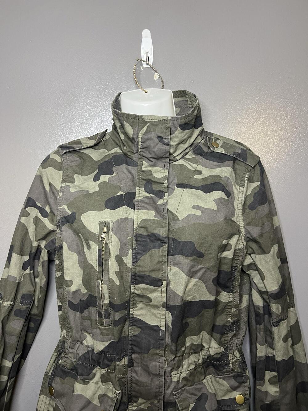 Love Tree Jacket Womens Medium Green Camo Military Zip Pockets Lightweight
